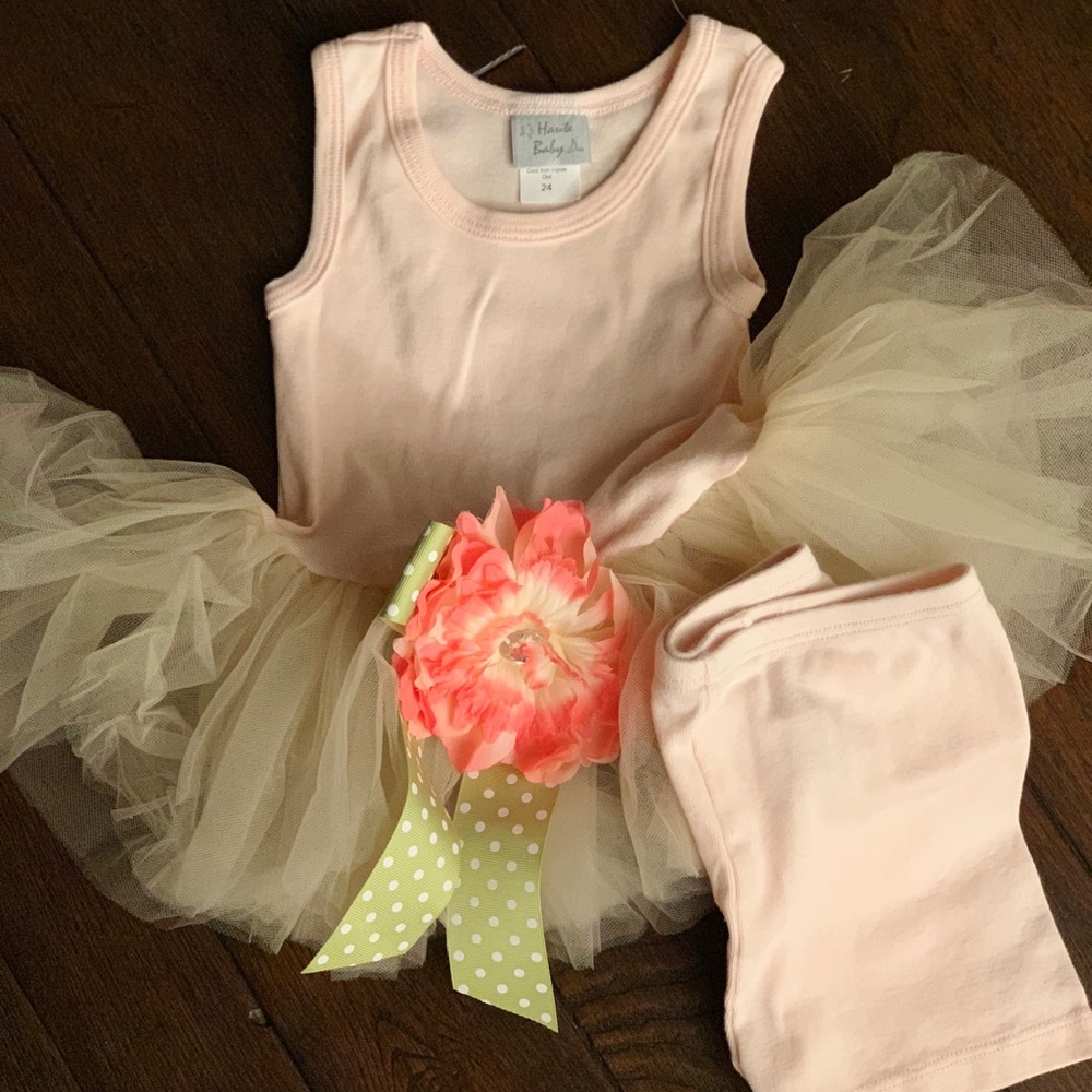 Adorable tutu and shorts outfit size 24 months